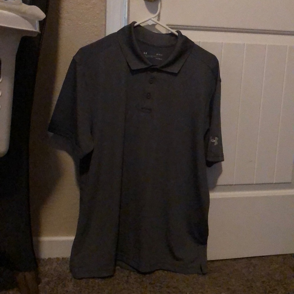 Men’s under armor shirt
